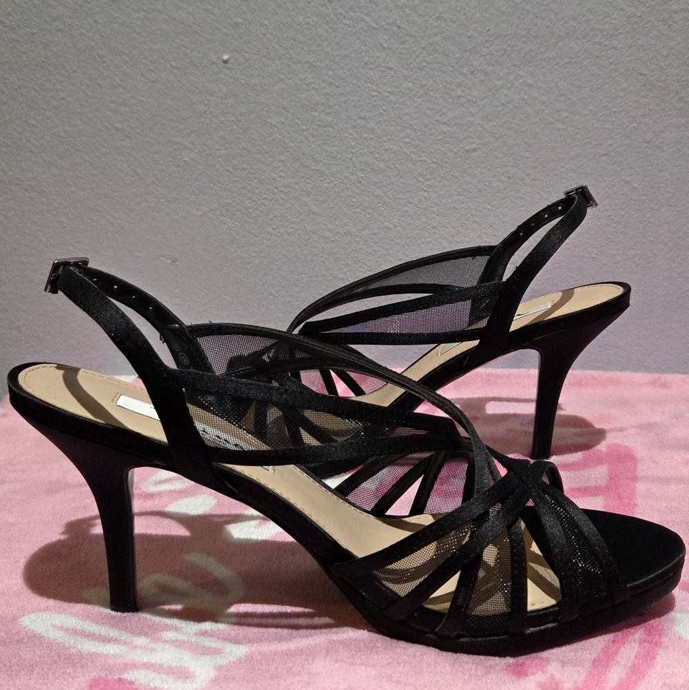Women's Nina's Black Bess Heel, Size  9M - Picture 4 of 7